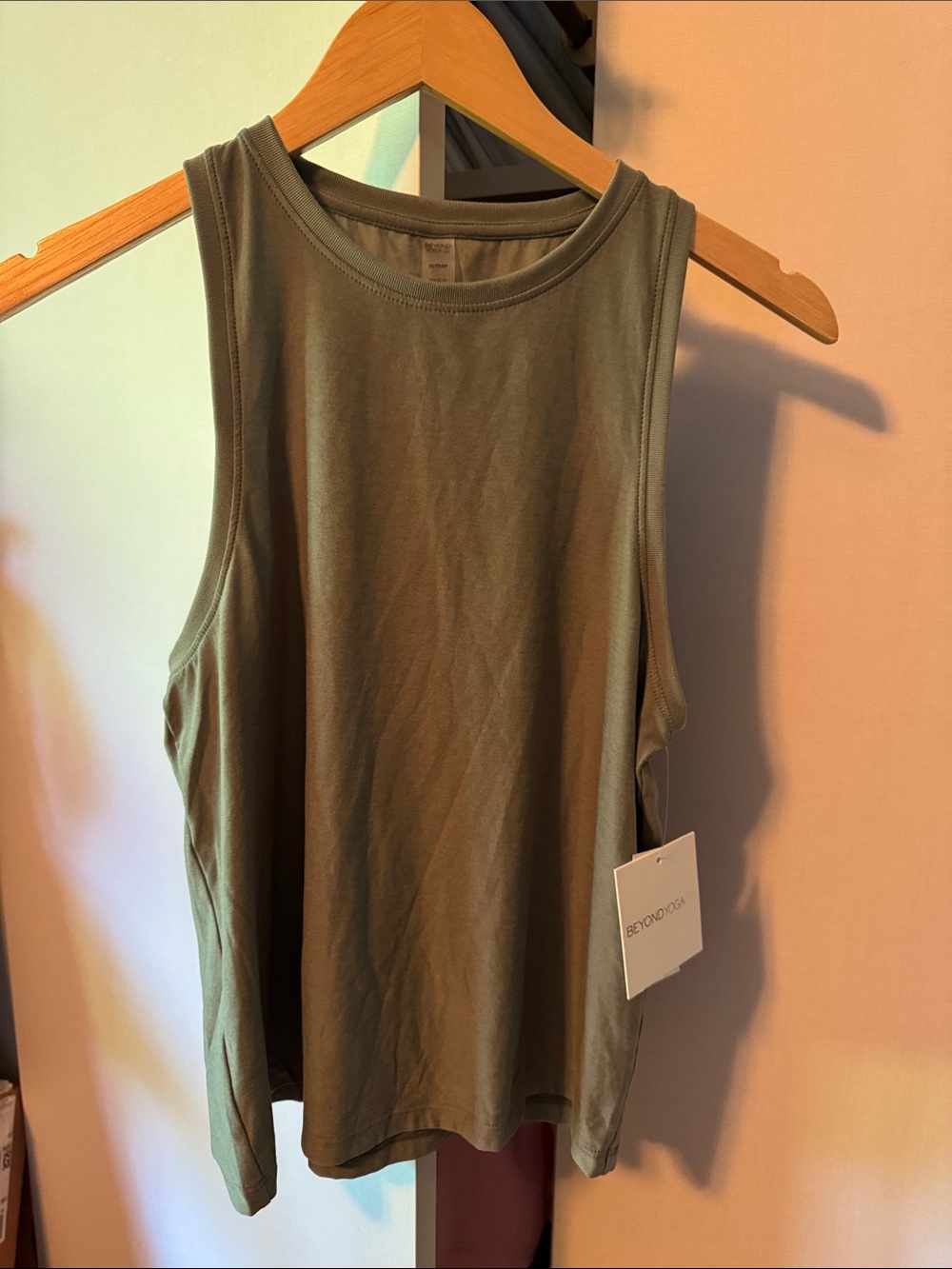Beyond Yoga Featherweight Rebalance Muscle Tank Top Grey Sage Heather NWT
